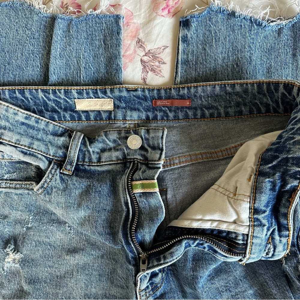 anthropologie pilcro medium wash lightly distressed boyfriend jeans / sz 25 - Picture 5 of 5
